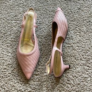 Trotters, kitten heels slingback.